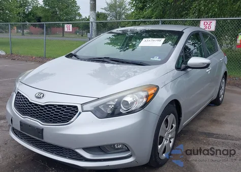 2016 Kia Forte Lx z USA, uszkodzony, nr VIN KNAFK5A89G5623780